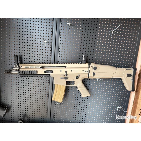 SCAR-L WE Gaz avec 4 chargeurs