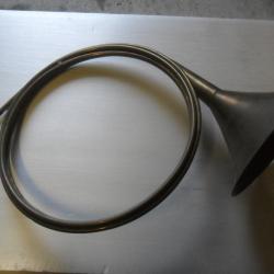 cor de chasse ancien , dans son jus , sans bosses