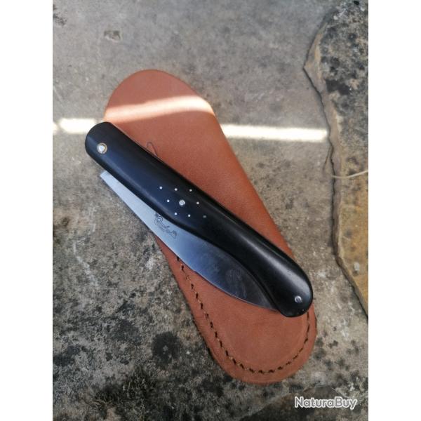 Couteau Aurillac bne du Gabon