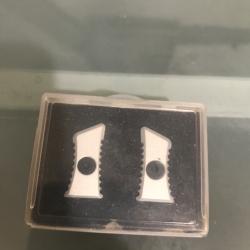 Castellan embouts cnc sylver pour charging handle ultimate gbb/aeg/ptw