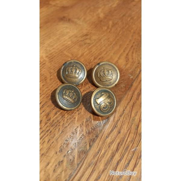 Lot de quatre boutons allemands