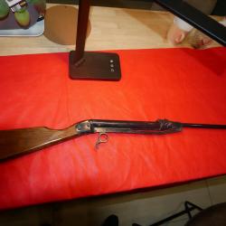 Carabine &agrave; air comprim&eacute;e ancienne en 4.5mm (type milbro)