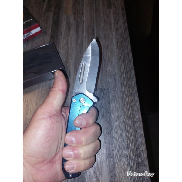 Magnifique couteau tout m�tal ouverture une main / Bushcraft / Acier D2