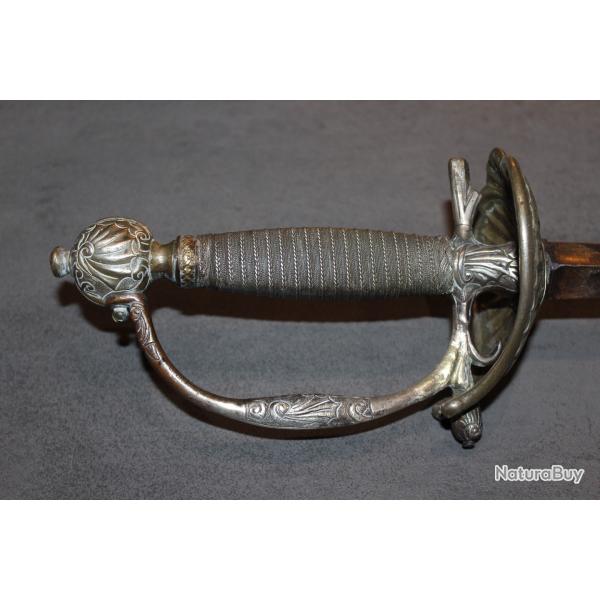 Belle �p�e XVIII�me dans le style des �p�es des gardes de la porte