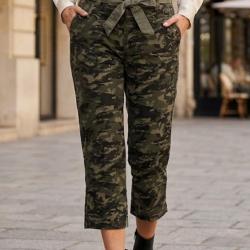 Pantacourt MAYFLOWER MELBA1 en coton kaki le style camouflage ultra confort