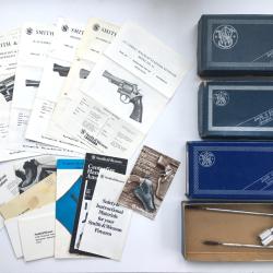 lot 3 boites vides revolvers Smith & Wesson + notices + documentation + outils