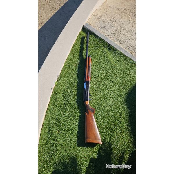 Benelli semi automatique calibre 12/70