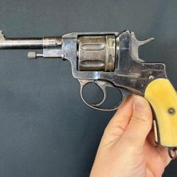 SUPERBE REVOLVER NAGANT cal. 7,5 nagant
