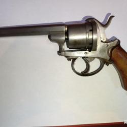 Revolver a broche en 9mm, double action, mécanisme fonctionnel. bon etat canon miroir
