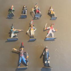 une serie de 7 soldats de plomb, en tr&egrave;s bon &eacute;tat,  plus 2 soldats offert