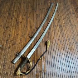 SABRE 1822 FRANÇAIS D'OFFICIER DE CAVALERIE LÉGÈRE FORGÉ PAR COULAUX A KLINGENTHAL BELLE LAME