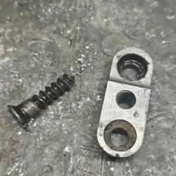 Renfort de crosse de Berthier avec sa vis