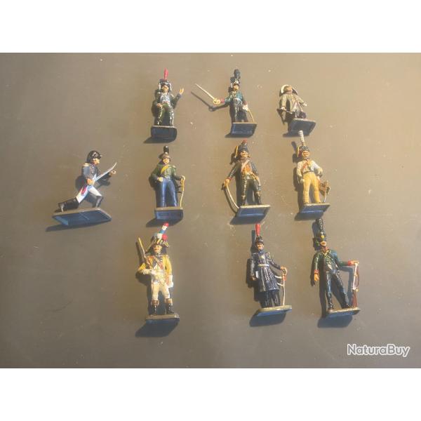 Voici une s�rie de 10 soldats de plomb dans un tr�s bon �tat ( ma r�f : 620 � )