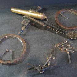 Mod&egrave;le r&eacute;duit canon d'artillerie &agrave; remonter