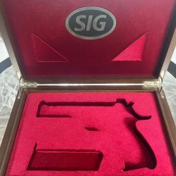 Coffret bois SIG P210