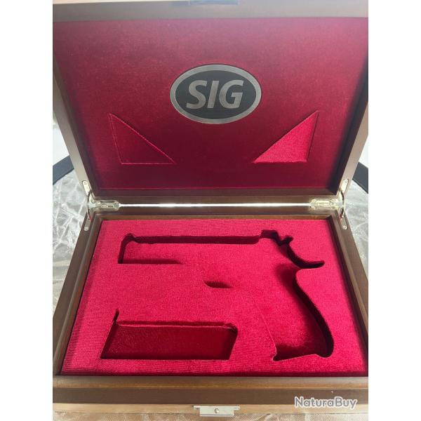 Coffret bois SIG P210