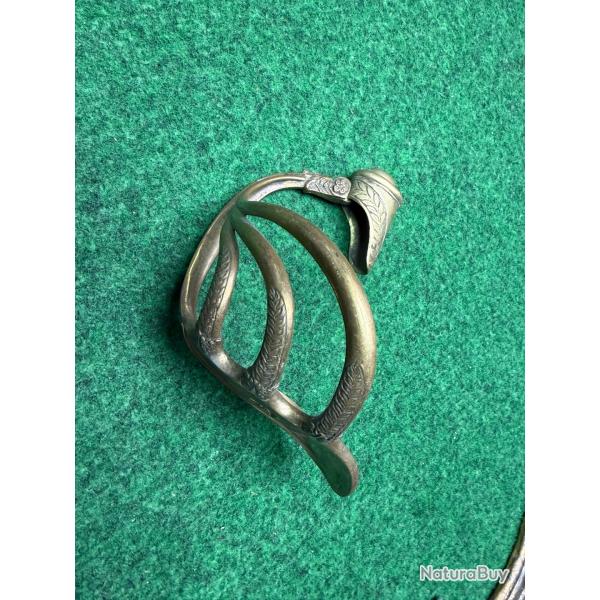 POIGNE ET CALOTTE  DE SABRE  DU MODLE 1822  19 ME