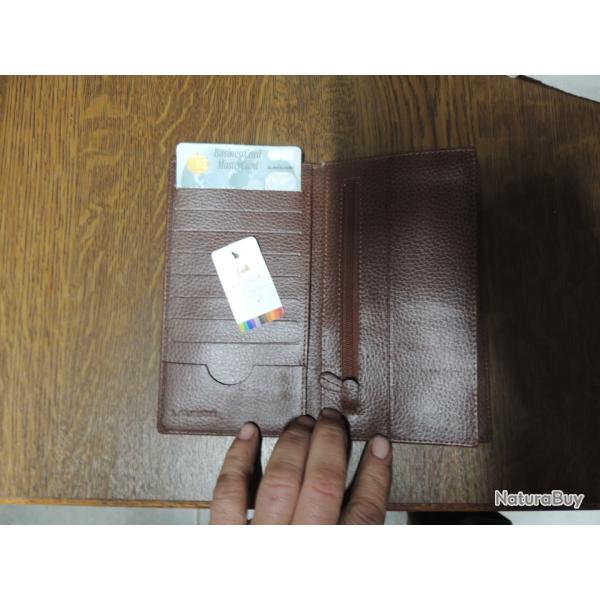 IDEE CADEAU MAROQUINERIE CUIR LAURIGE porte feuille  , porte cles , porte carte , et divers 12