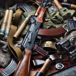 EXTRAORDINAIRE Tokyo Marui AKM GBBR avec kit bois