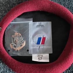 B&eacute;ret Rouge +Insigne Paracolo Neufs