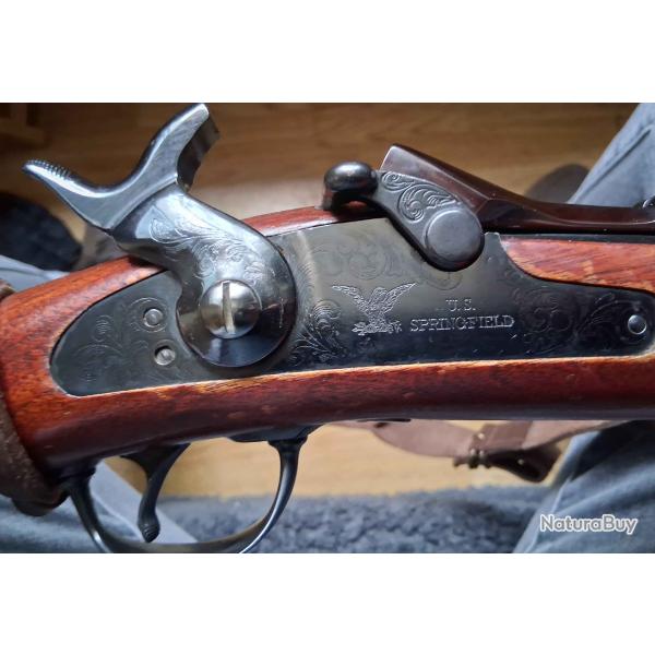 Springfield Trapdoor Model 1873  Cavalry Model de Harrington & Richardson Calibre 45-70 Gvt