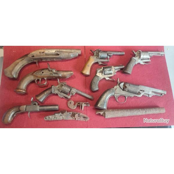 Lot indissociable de 8 revolvers et pistolets du XVIIIe et XIXe dont 1 Colt pocket 1849 belge