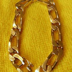 SPLENDIDE, TRES SOLIDE BRACELET EN PLAQUE OR A GROSSES MAILLES Longueur = 20cm poinçon PLaqué - OR