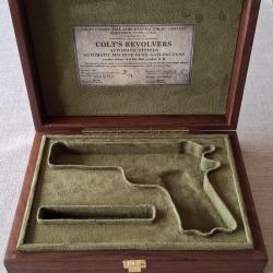 COFFRET DE PRESENTATION POUR COLT 1911 WW1