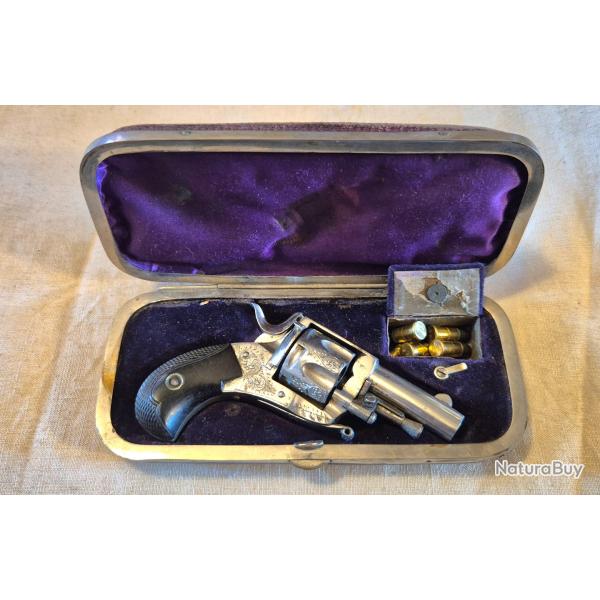 Magnifique Revolver 22 short PN. Avec son petit tui. Percussion ANNULAIRE APTES AUX TIRS