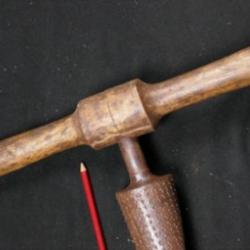 Alésoir pour façonner les bondes des tonneaux