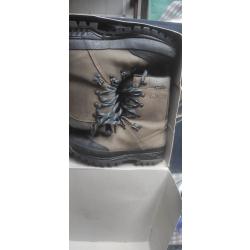 VEND CHAUSSURES DE CHASSE MEINDL ANTARKTIS OCCASION ETAT NEUF TAILLE42