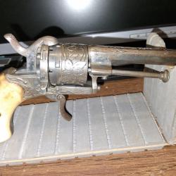 revolver à broche 7mm type lechaucheux