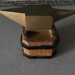 Belle enclume de Bijoutier Horloger en Laiton