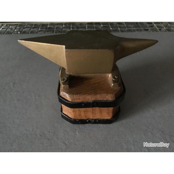 Belle enclume de Bijoutier Horloger en Laiton