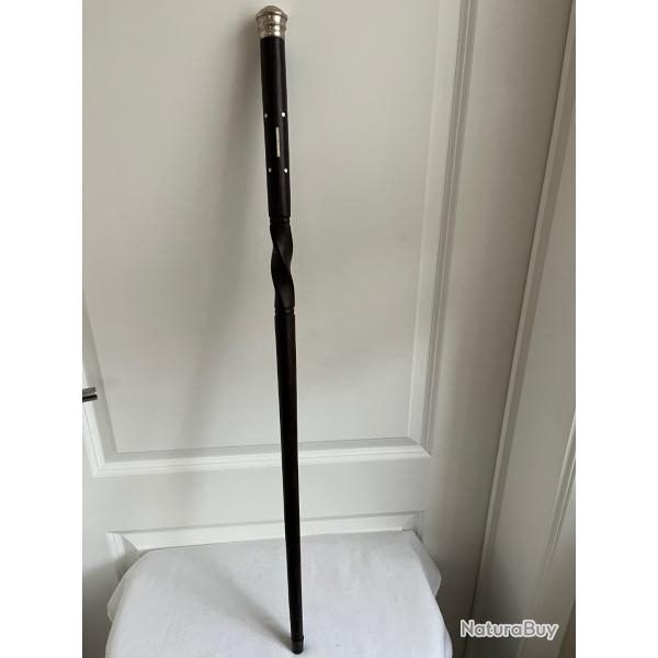 Belle canne influence africaine : essence Weng�; ivoire et pommeau plaqu� argent