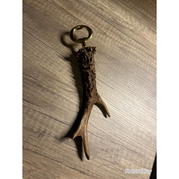 D�capsuleur, bois, chevreuil