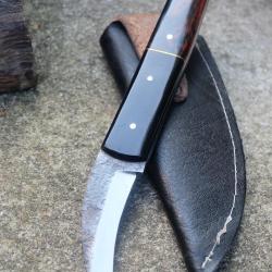 Couteau Griffe Tactical Urban Lame Acier Carbone 1075 Manche R&eacute;sine Etui Cuir Fabrication Artisanale