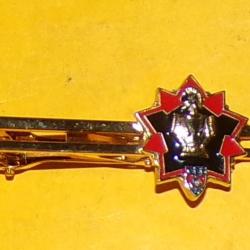 DIRECTION DES TRAVAUX DU GENIE A PARIS , EPINGLETTE A CRAVATTE  ,BON ETAT VOIR PHOTOS . POUR TOUT RE