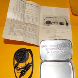 ARMEE SUISSE : MICRO POUR RADIO DANS M.A.G , AVEC SA DOCUMENTATION EN FRANCAIS ET EN ALLEMAND , DANS