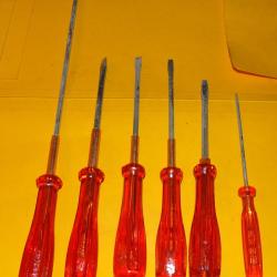 OUTILS LOT DE 6 TOURNEVIS A TETE PLATE  DE L'ARMEE FRANCAISE ET S.N.C.F  , LONGUEUR TOTALE 35 CM PO