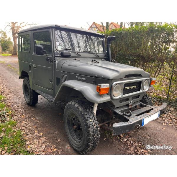 Toyota Land Cruiser FJ40