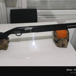 Fusil semi-automatique cingl&eacute; "armurerie de l'est" chambr&eacute; en 12/76, longueur canon 71 cm.