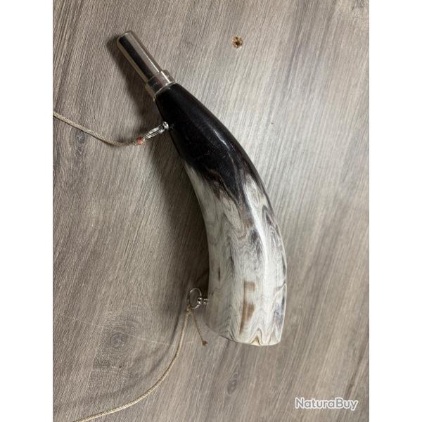 Trompe elless en corne