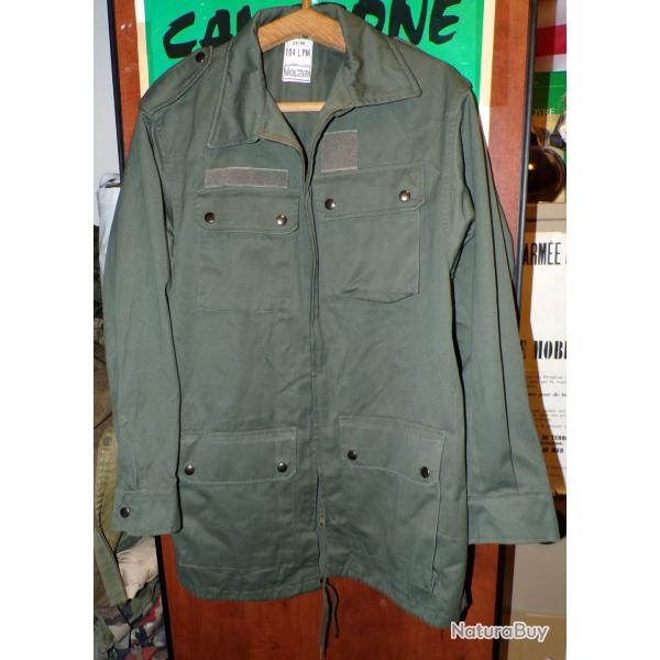 VESTE DE TREILLIS DE  L'ARMEE DE L'AIR  DE L'ARMEE FRANCAISE AVEC ETIQUETTE 1979  , TAILLE  MILITAIR