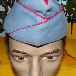 BERET DE L' ARMEE DE TERRE  FRANCAISE , Ecole Sp&eacute;ciale Militaire Interarmes Fond : &eacute;carlate Bandeau