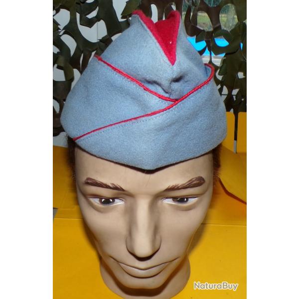 BERET DE L' ARMEE DE TERRE  FRANCAISE , Ecole Sp�ciale Militaire Interarmes Fond : �carlate Bandeau