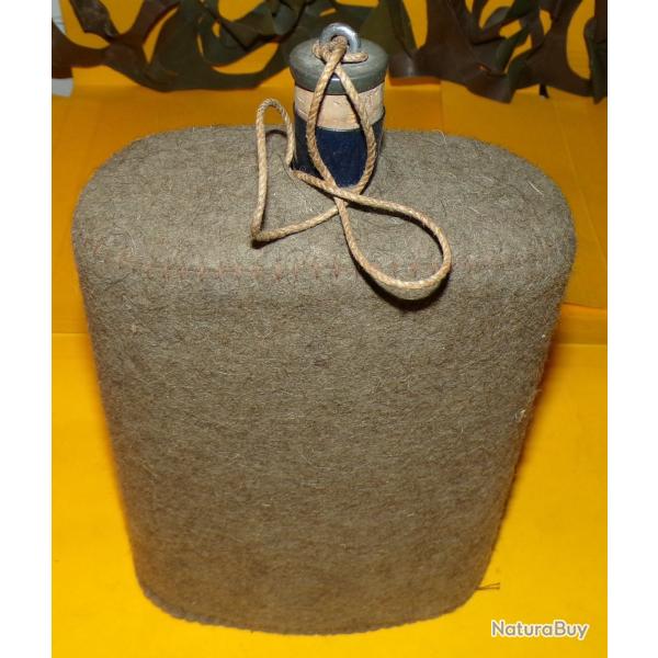 GOURDE DE L'ARMEE ANGLAISE ET SON BOUCHON EN LIEGE, POIDS 0,500 KILO ENVIRON ,DIMENSION 22 CM , BO