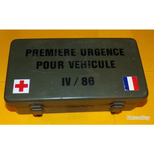 SERVICE DE SANTE : BOITE SECOURS PREMIERE URGENCE POUR VEHICULE N� IV/86, DIMENSION 24CM X 12 CM , P