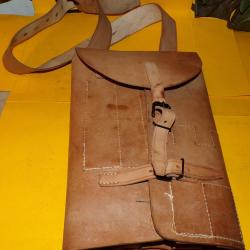 ETUI POCHETTE EN CUIR POUR L.F DE L'ARMEE FRANCAISE , AVEC POCHETTES INDIVIDUELLES , PERIODE GUERRE