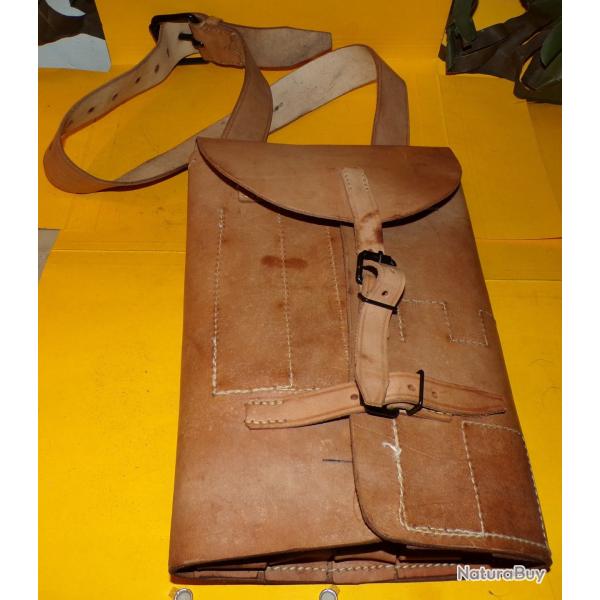 ETUI POCHETTE EN CUIR POUR L.F DE L'ARMEE FRANCAISE , AVEC POCHETTES INDIVIDUELLES , PERIODE GUERRE